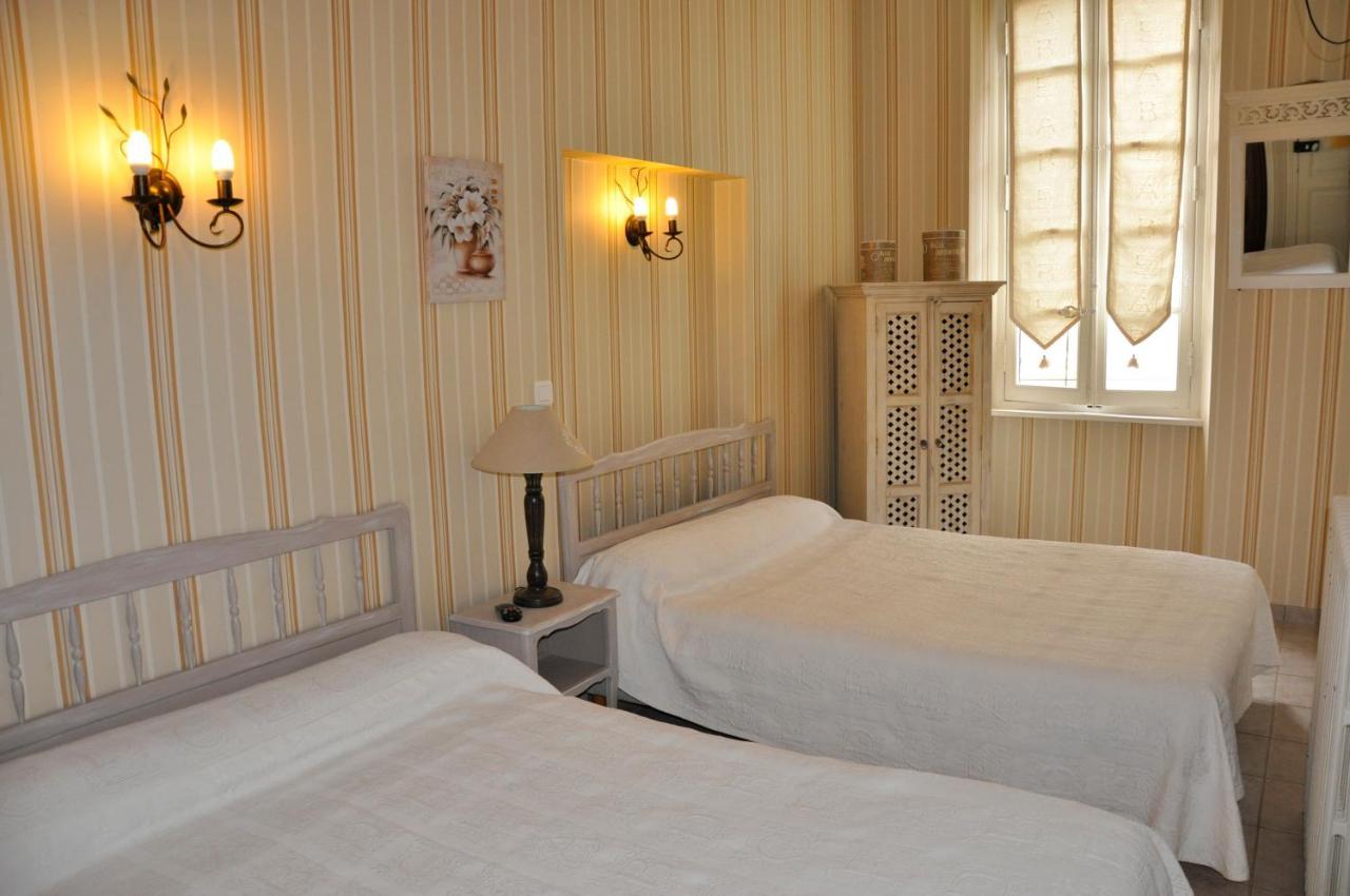 Les Deux Acacias Hotel Villepinte  ภายนอก รูปภาพ