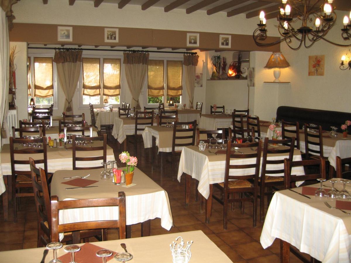 Les Deux Acacias Hotel Villepinte  ภายนอก รูปภาพ